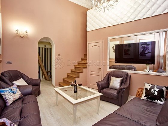 Пятикомнатная квартира в центре Одессы на Греческой площади. Одеса