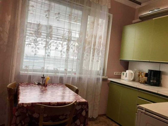 3-кімнатна біля М Теремки 1, довгострокова аренда Київ