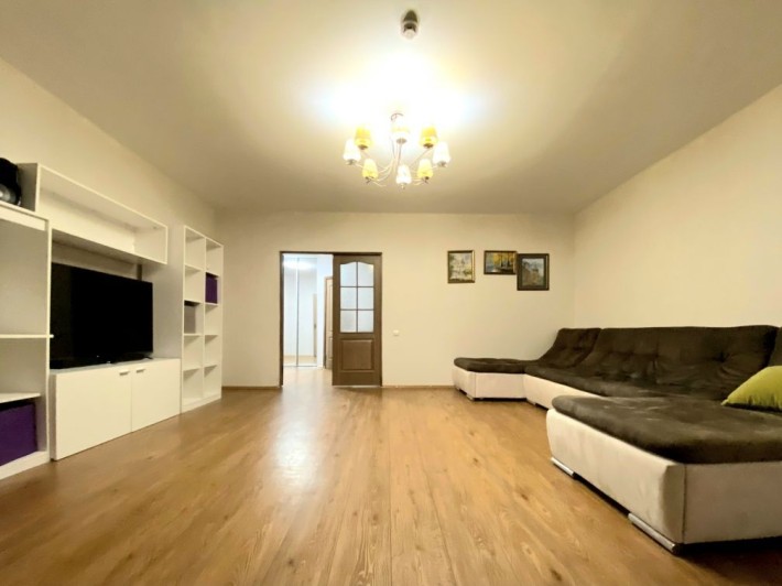 Науки 80а, 3 кімнатна роздільна, монолітний будинок - фото 1