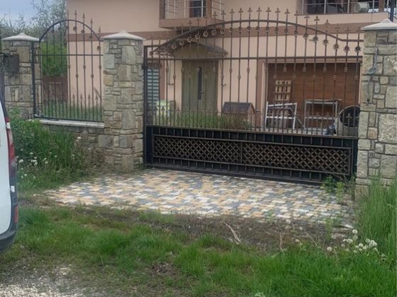 Здам будинок з гаражом та ділянкою в тихому місці Кам'янець-Подільський