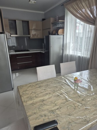 Будинок у центрі міста - фото 1