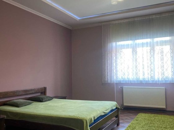 Здається в оренду 2-кімнатний будинок Мукачеве