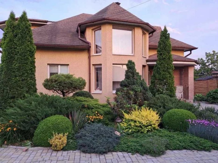 Сдаю двухэтажный дом в городе. 05.11.25. - фото 1