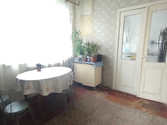 Здається будинок р-н 4-школа, газ, світло, вода, можна з тваринами.