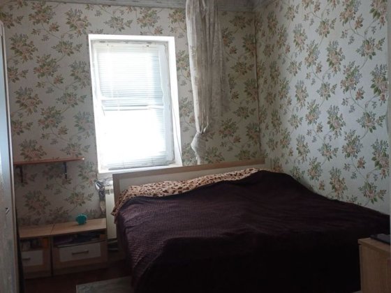 Здам півбудинку з окремим двором Бровары