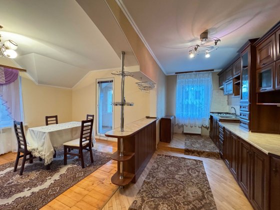 Оренда півособняк , три кімнати Українських Декабристів , вхід окремий Івано-Франківськ