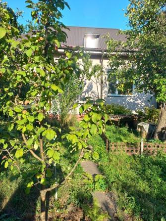 Окрема частина будинку зі своїм двориком. Комунальні враховані в ціну - фото 1