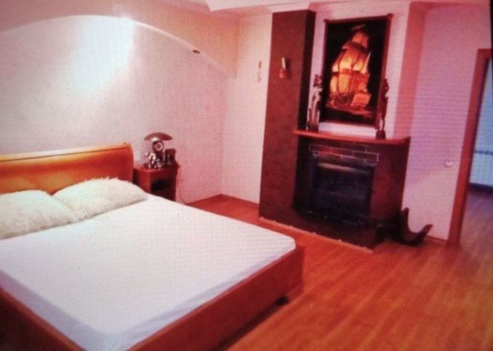 Сдаю гостиничного типа дом Центр -городской - фото 1