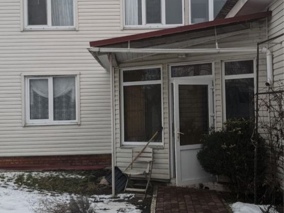 Військовим здається двоповерх. будинок 140 м біля Сум, 5 кімнат, все є Сумы