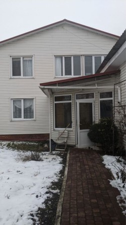 Військовим здається двоповерх. будинок 140 м біля Сум, 5 кімнат, все є - фото 1