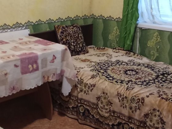 Здається  1 к флігель на Басах . В ціну входять платежі. Сумы