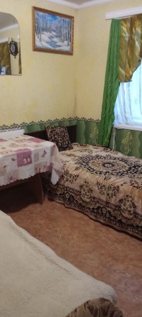 Здається  1 к флігель на Басах . В ціну входять платежі. - фото 1