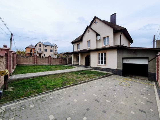 Здається 5-ти кімнатний БУДИНОК на ДОСЛІДНІЙ СТАНЦІЇ. Гараж на 2 авто. Черновцы