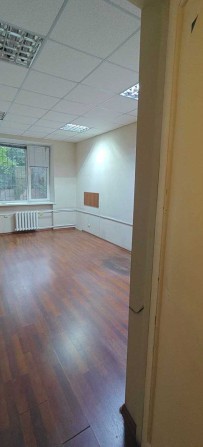 Сдам 2 комн возле Украины в закрытом дворе БЕЗ мебели. Собственник - фото 1