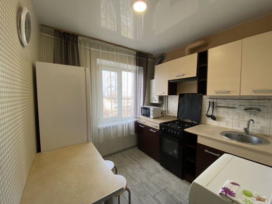 Сдам 2-ком пр-т Кирова . Центр в 15 мин Днепр