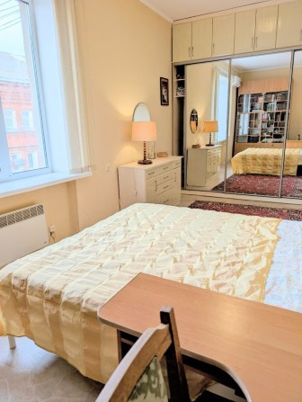 Двохкімнатна типу "сталінка" в Центрі - фото 1