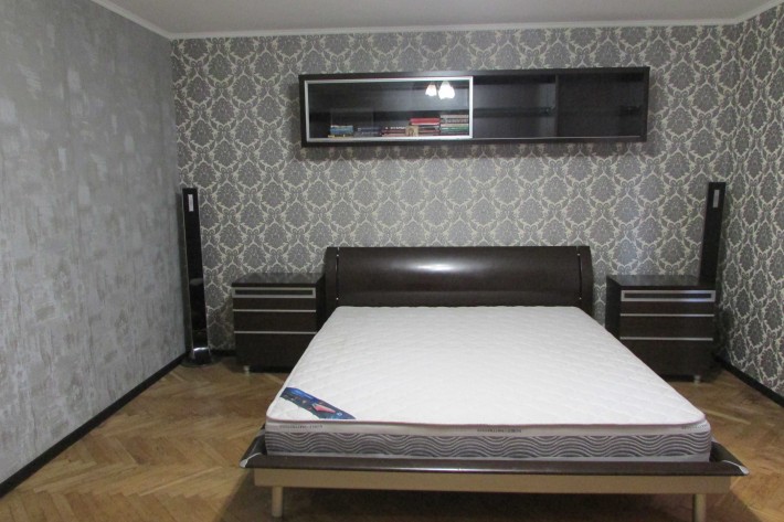 ЦЕНТР ст. метро Кловська. Роздільна 3 кімнатна. вул. Мечникова, 18 - фото 1