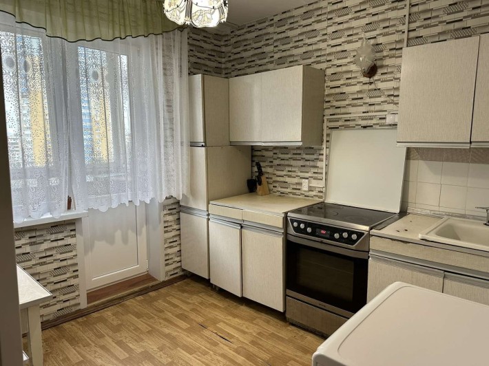 Здамо 2 кімнатну біля ст.М."Героїв Дніпра" - фото 1