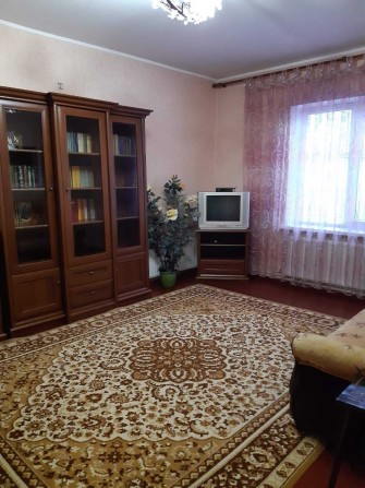 Здам з гарним ремонтом невеликий  будинок - фото 1