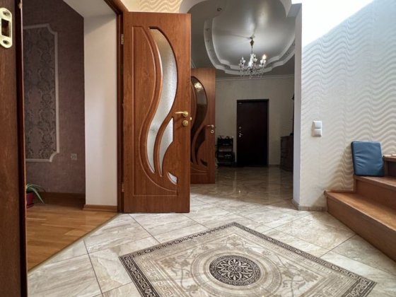 Здається будинок пр. Івана Мазепи Дніпро