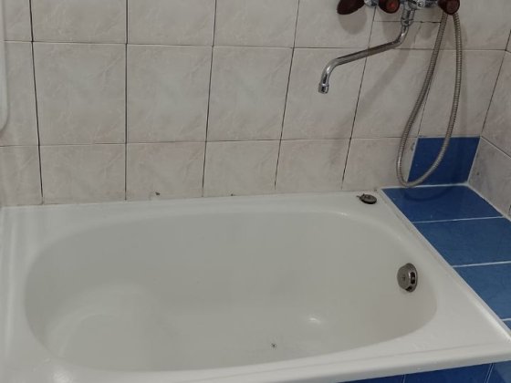 Оренда не великого будинку з гаражем . Днепр