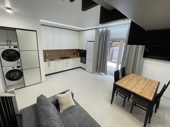 Здається Шикарний 3 кімнатний Таунхаус на Весняному. Винница