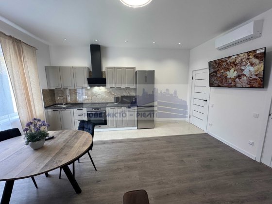 БЕЗ %!Осокорки,оренда Садова 62,таунхаус, Інвертор, сонячні панелі! Київ