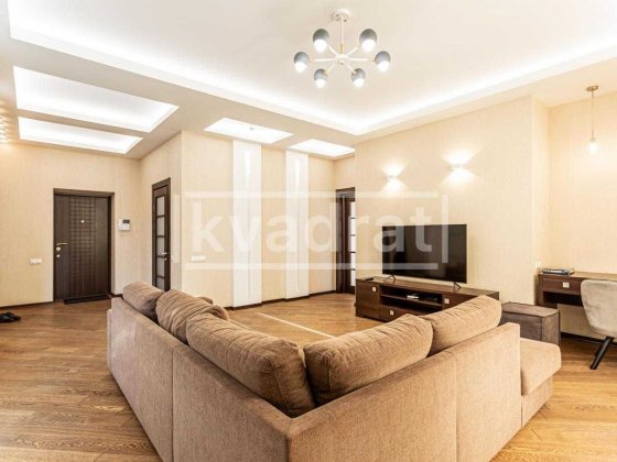 Оренда 2к квартири 83м2 вулиця Старонаводницька 6Б Печерськ центр Київ Киев