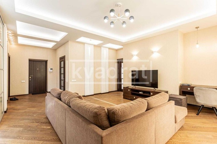 Оренда 2к квартири 83м2 вулиця Старонаводницька 6Б Печерськ центр Київ - фото 1