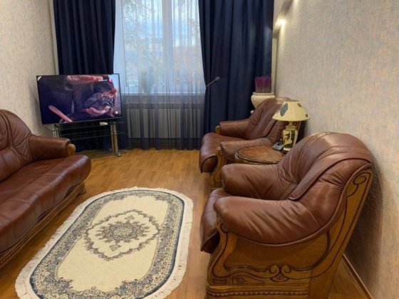 Сдам на довгостроково 2 х кімн кв. Сталінка  Проспект Лобановського 57 Київ