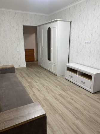 Сдам 1 комнатную  квартиру - фото 1