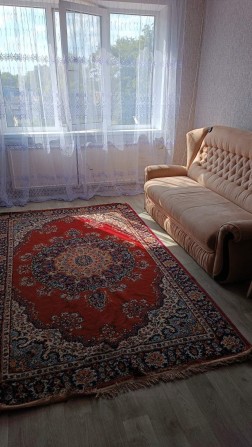 Сдам гостинку 101 й . Хозяйка - фото 1