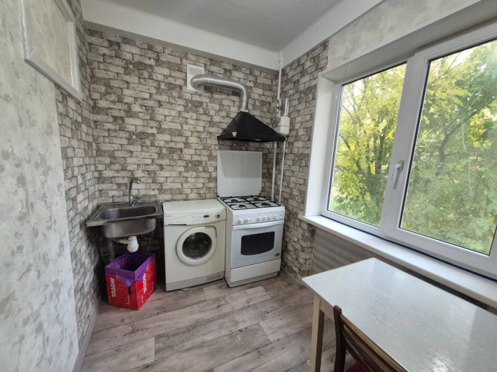 Сдаётся 1 ком. квартира по ул Космическая, 2/5 - фото 1