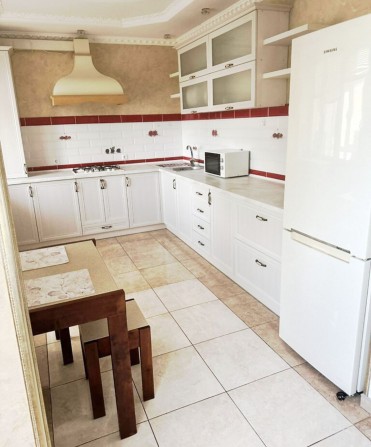 Здається чудова 1 кімната квартира в центрі міста. - фото 1