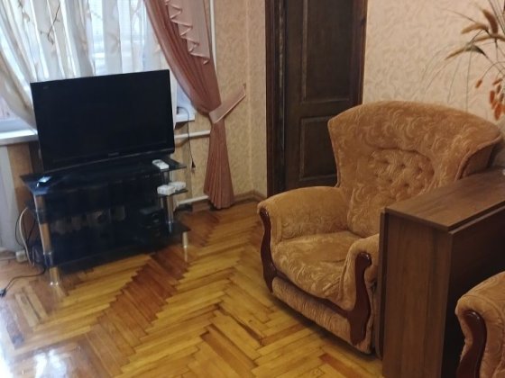 Здам 2 кім.кв.3/5вул.Космічна,зупинка Автоколона.