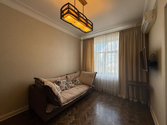 Оренда 3-кімнатної квартири Ярославів Вал 30А Центр Шевченківський Киев