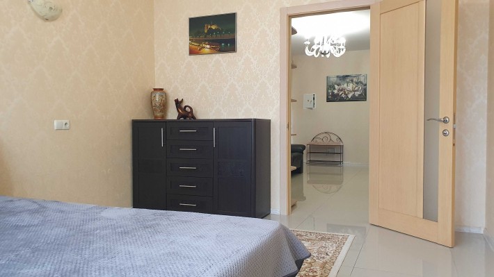 Довгострокова оренда 2к-студіо, вул. Ю. Іллєнка (Мельнікова) 51-Б - фото 1