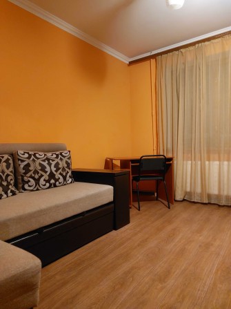 оренда 3 кімн. квартири на Незалежності ( Попова) - фото 1