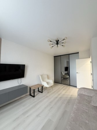 Оренда гарної сучасної квартири в новобудові. - фото 1