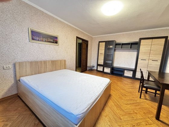 1 кімнатна з газовим автономним опаленням в районі Дендропарку