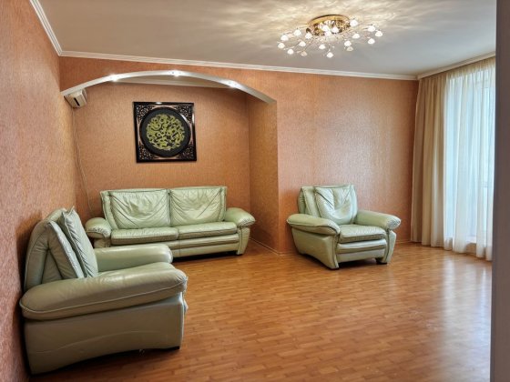 3 кімнатна з меблями та побутовою технікою Ковалівка,поруч центр міста