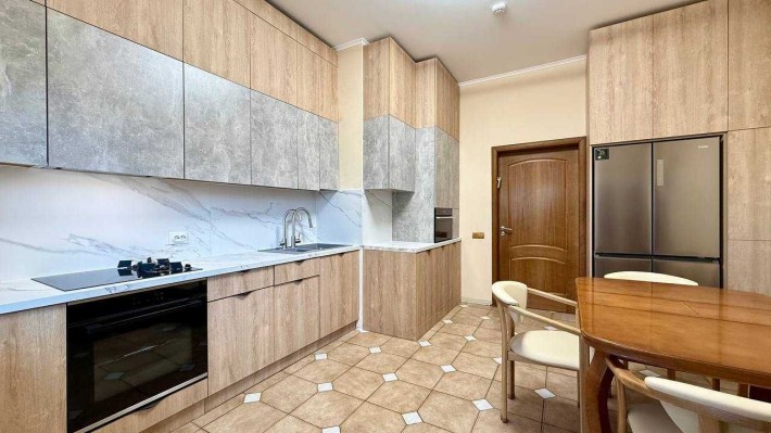 Оренда 3-к, вул. Є. Коновальця 32-А. 5/18 пов. Без % - фото 1