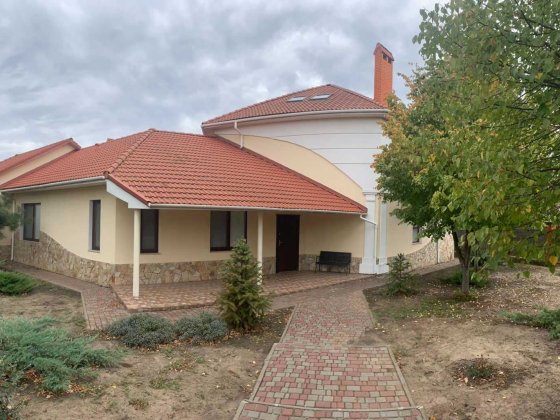 Долгосрочная аренда дома с бассейном в Совиньоне! Лучшая локация. Одесса