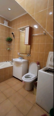 Аренда 2-этажный дом( квартира на земле),ул. Дальницкая,3 комнаты,мест - фото 1