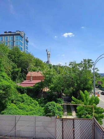 Аренда / Дом / ул. Старонаводницкая, Печерск, г. Киев  под офис - фото 1