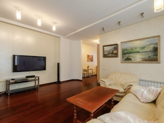 Оренда будинку для сім’ї, Гараж. Поруч парк Київ