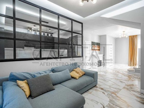 Оренда таунхауса на вулиці Святищенська ОСОКОРКИ Київ