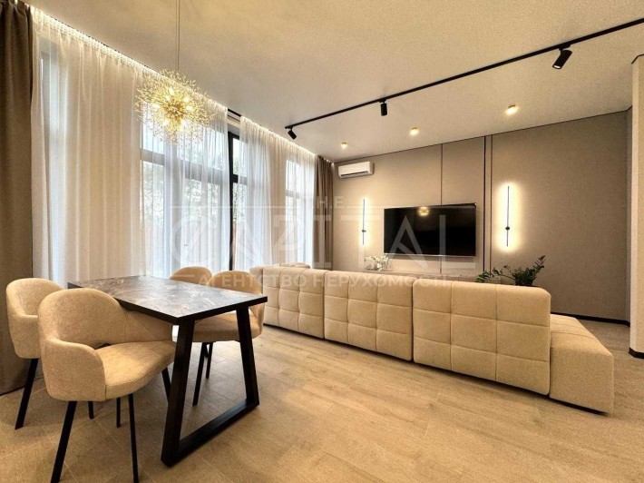 Оренда стильного таунхаусу з ремонтом у закритому КМ, м.Осокорки 6 км - фото 1