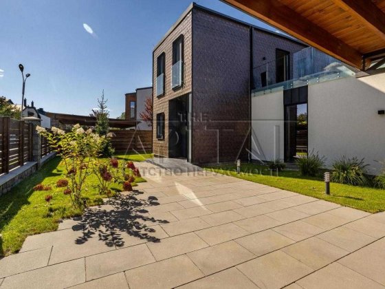 Пропонується в оренду сучасний будинок у котеджному містечку Коник Київ