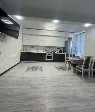 Аренда 2 комнатной квартиры студии пр. Соборный район 12 Апреля - фото 1